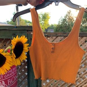 |GARAGE| cropped tank🌻